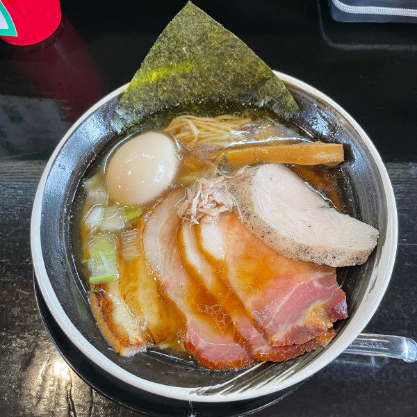 「特製淡麗鶏(醤油)+焦がしねぎと鰹節の和え玉」@麺処ふくすけの写真