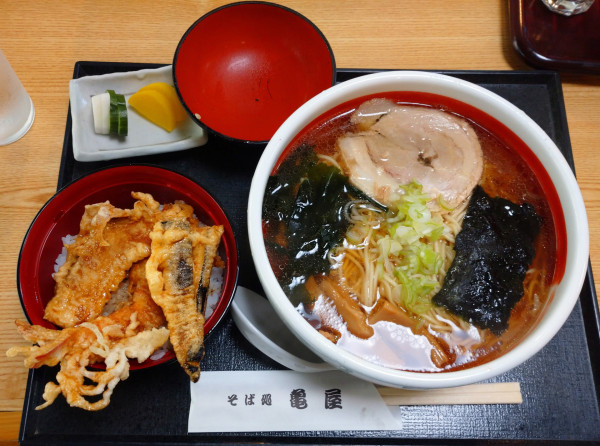 「天丼中華セット（1,100円）」@そば処 亀屋の写真