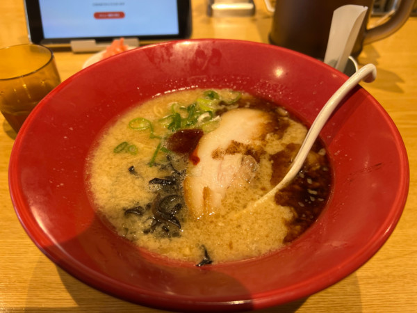 「赤丸新味」@一風堂 浜松町スタンドの写真