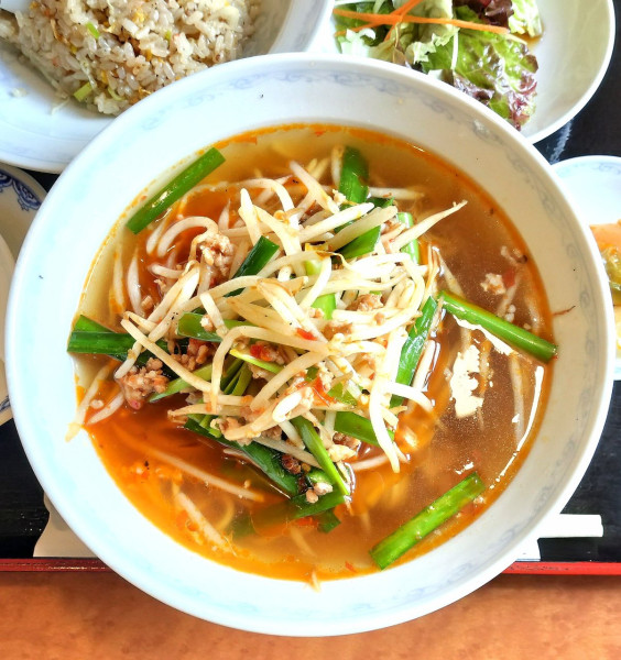 「限定セット(ミンチ・ニラ入ラーメン+チャーハン) 950円」@御幸飯店の写真