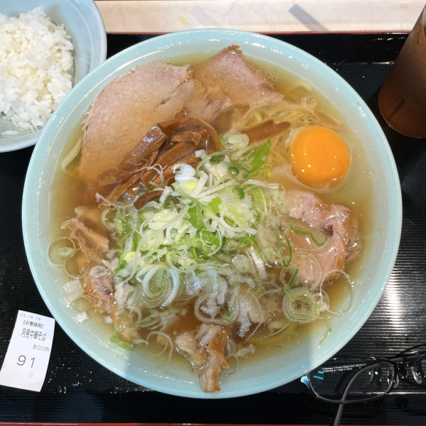 「月見中華そば」@新橋ニューともちんラーメン 川崎駅前店の写真