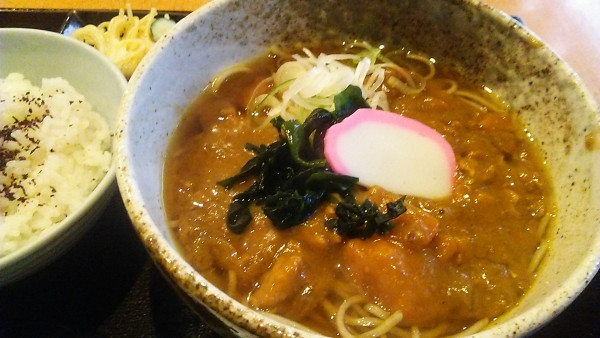 「カレーそば 680円＋ゆかりごはん 160円」@しなのの写真