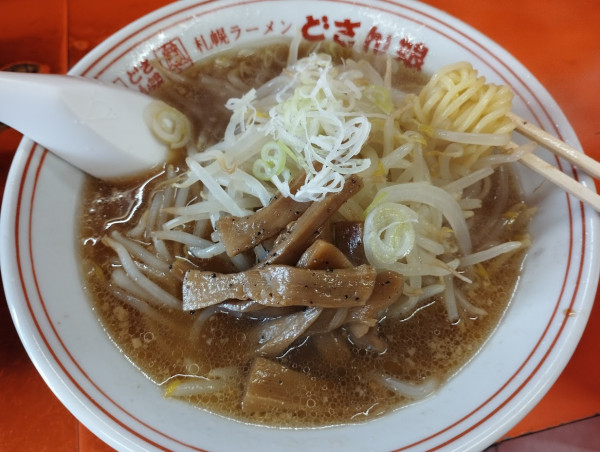 「正油らーめん(600)」@どさん娘 紅谷町店の写真