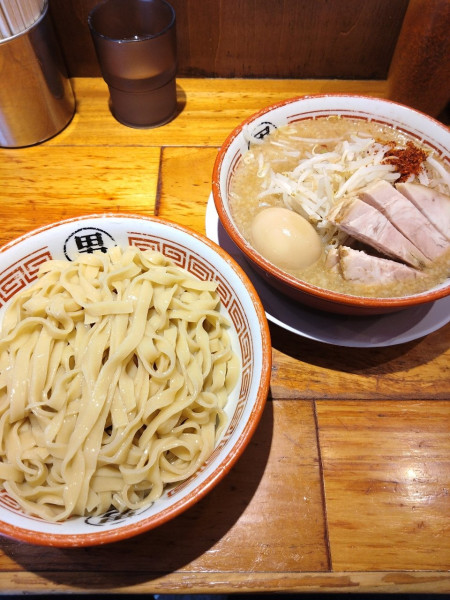 「つけ麺＋味玉」@らーめん バリ男 新橋本店の写真