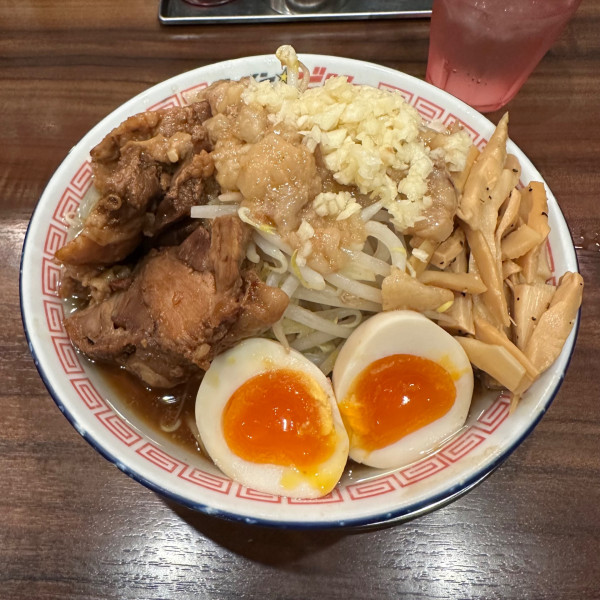 「全部乗せラーメン　300g ¥1,300」@ラーメン☆ビリー 泉学院前店の写真