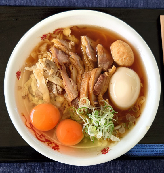 「親鶏醤油らぁ〜めん(チャーシュー、味玉、1000円)」@親鳥中華田中軒の写真