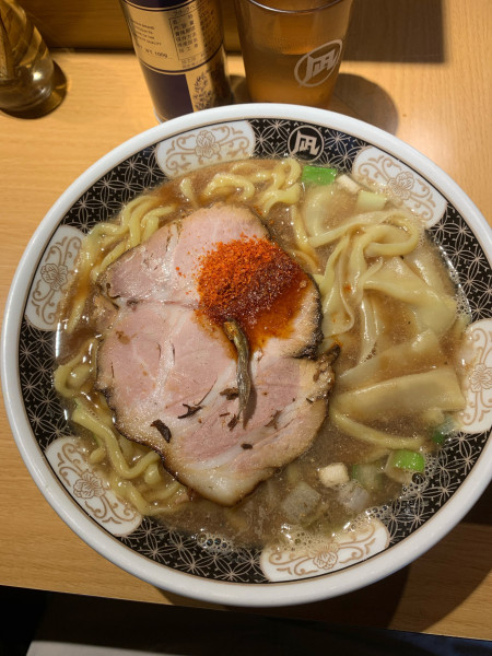 「煮干しラーメン (900円)」@すごい煮干ラーメン凪 西新宿7丁目店の写真
