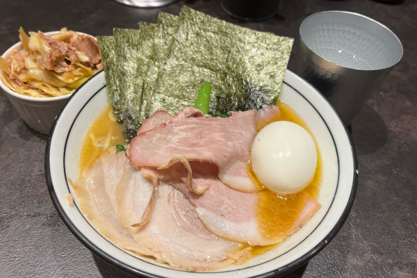 「特製らーめん +キャベチャー+ビール」@らーめん飛粋の写真