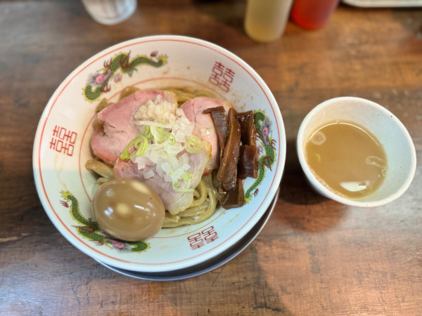 「油そば(スープ付き) 950円＋味玉150円」@MENクライ  神保町店の写真