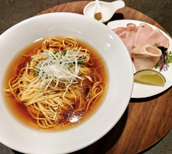 「しょうゆ＋角煮丼」@ラシェットの写真