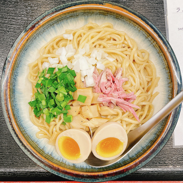 「羊まぜそば（大盛）＋半熟味玉」@ラムそば専門店 一誠の写真