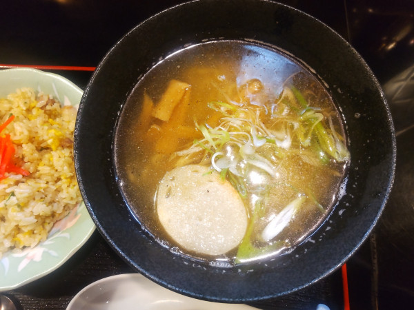 「ランチ塩ラーメン炒飯セット900円」@はるき茶屋の写真