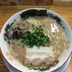 らーめん(680円)