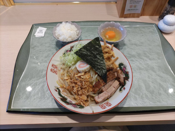 「手揉みまぜそば」@らぁ麺 花萌葱の写真