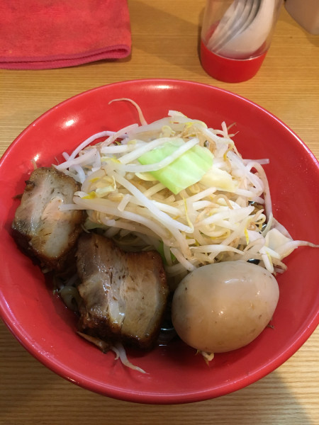 「ブタメン　中(690円)+味玉(クーポン)」@恵比寿ブタメン たなしの写真