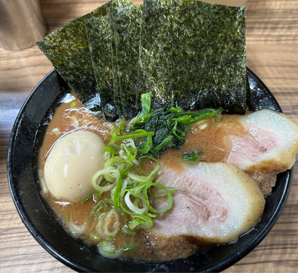 「得ラーメン＋無料ライス」@武道家 龍の写真