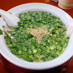 にらしおらぁめん（850円）