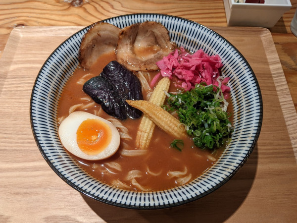「スパイスラーメン（太麺）」@スパイスラーメン 宮本カレーの写真