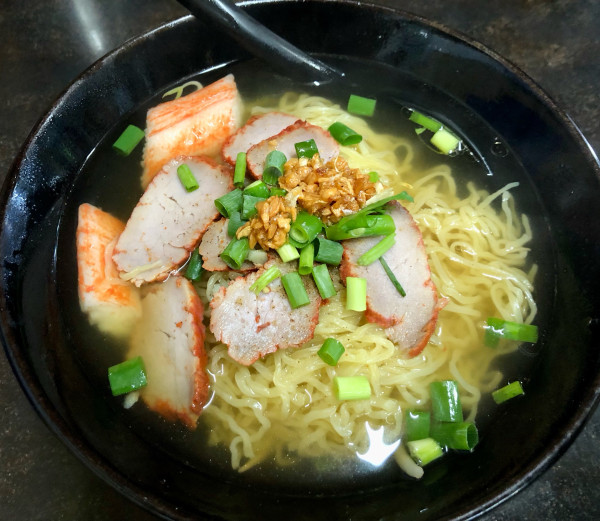 「焼き豚ラーメン1050　バミームーデェーン」@J’s storeの写真