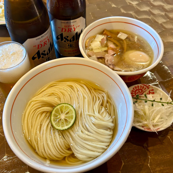「特級昆布水つけ蕎麦 塩＋薬味セット＋瓶ビール＋水餃子」@特級鶏蕎麦 龍介 土浦学園通り店の写真