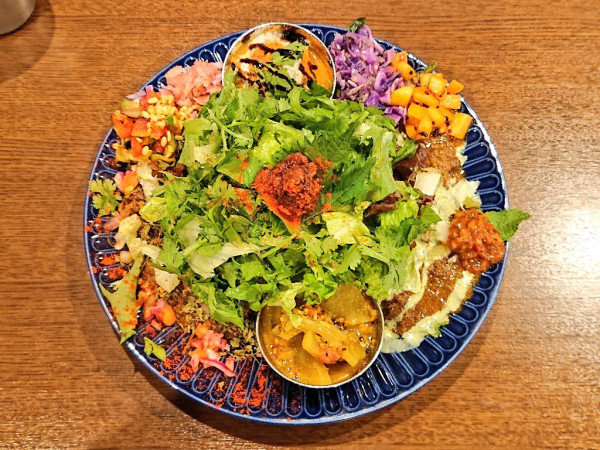 「3種フォレスト盛りカレー」@東京間借りカレー シモカワスパイス 新宿店の写真