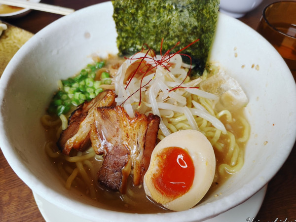 「鶏だし冷やし味噌ラーメン（1,050円）」@やまがたらーめん きたもと屋の写真