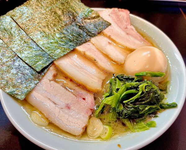 「バラチャーシューメン(1050円)、味玉(100円)」@横浜ラーメン 一心の写真