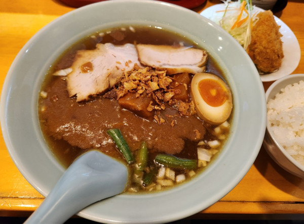 「カレーラーメン定食コロッケ」@味の山王の写真