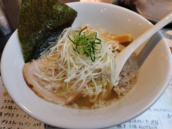 「鯵Ｗ　※背脂あり」@俺らラーメン ちょもらんまの写真