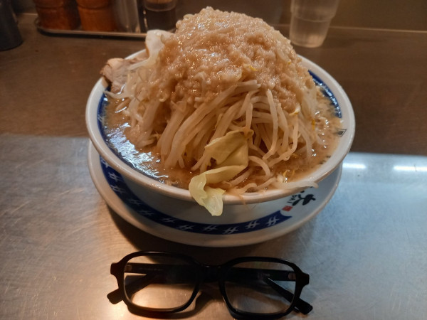 「ラーメン(やわらかめ・野菜増し・脂増し増し・にんにく)」@らーめん大 蒲田店の写真
