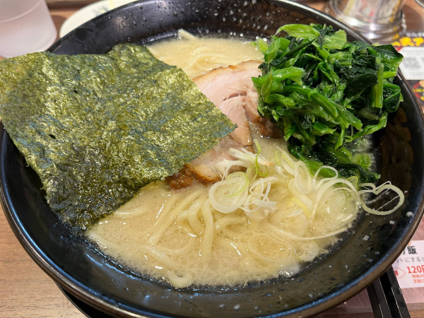 「ほうれん草塩らーめん大盛固め1000円」@おがわや 福生店の写真