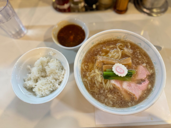 「中華そば 850円＋無料麻婆豆腐.ごはん」@中華食堂 麺笑飯店の写真