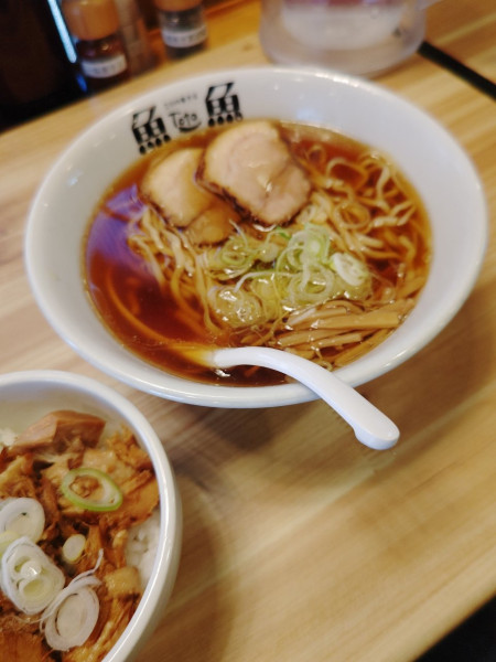 「醤油らぁ麺(950円)」@とと ホンテンの写真