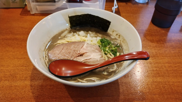 「煮干しそば極＋ニボ玉」@麺屋 烈の写真
