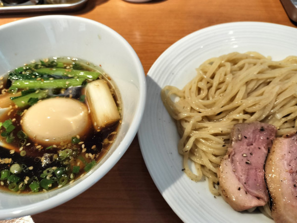 「鴨つけそば太麺大盛り（1050円）＋味玉（150円）」@麺屋 上々の写真