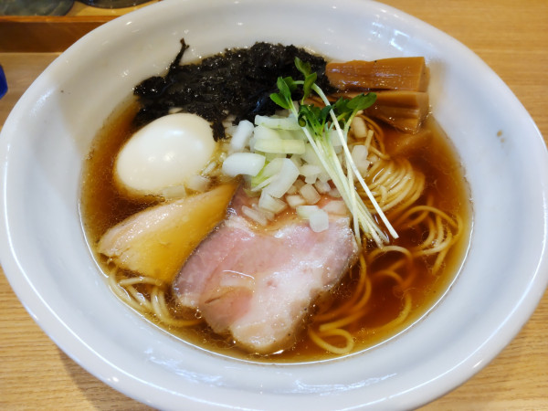 「煮干しラーメン＋味玉」@麺処 しかての写真