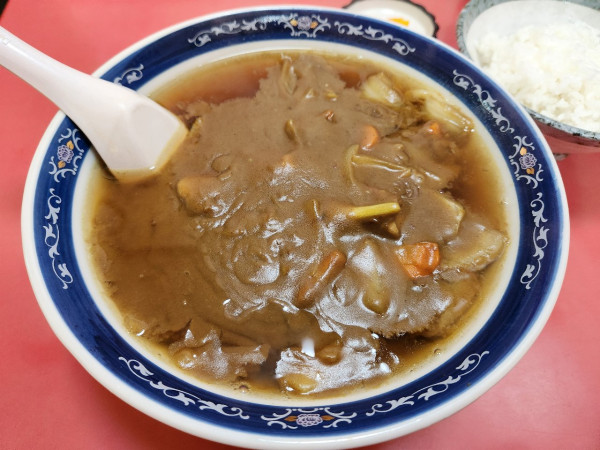 「カレーラーメン　ライス小」@中山楼 餃子道場の写真