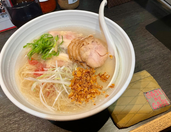 「冷やし鶏そば＋鶏チャーシュー」@自家製麺 鶏そば 三歩一の写真