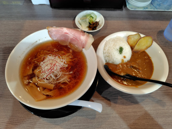 「醤油ラーメン（期間限定）850円」@龍瞳の写真