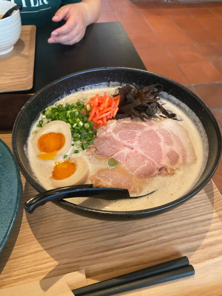 「岩中豚骨ラーメン」@スカ醤本舗の写真