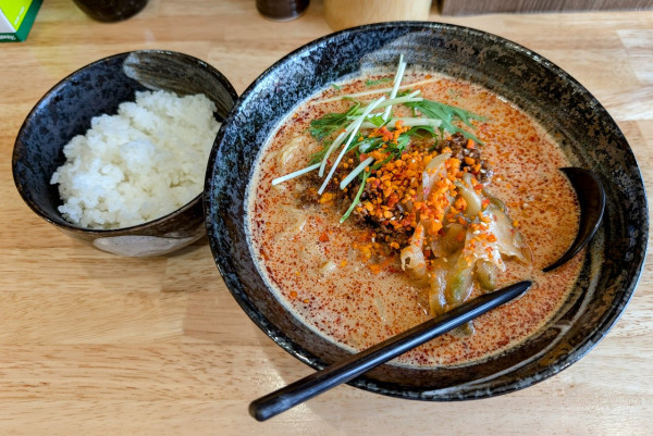 「辛口担々麺980円＋半ライス100円」@麺処 ごまや 北浦和店の写真