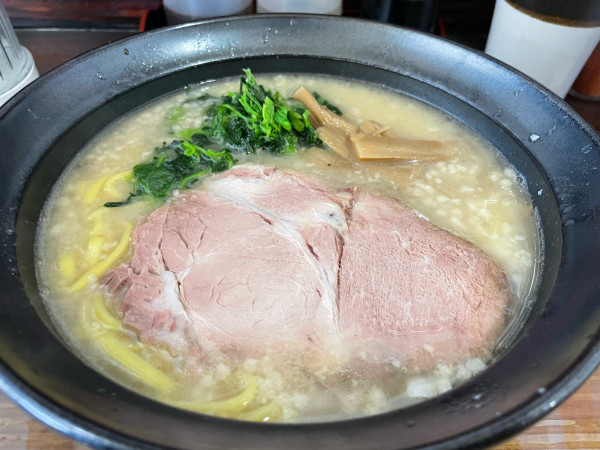 「背脂豚骨醤油ラーメン」@らーめん 首鬼の写真