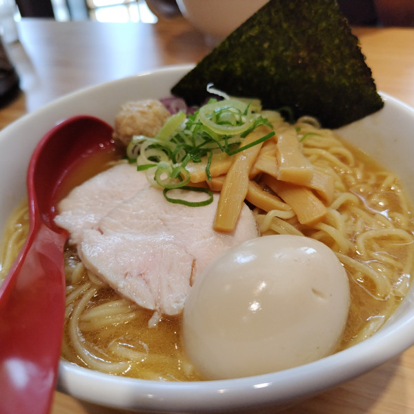 「濃厚味玉鶏白湯1100 大盛150」@らぁ麺 ちり葉の写真
