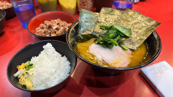 「ラーメン　まぶし　ごはん」@家系総本山 ラーメン吉村家の写真