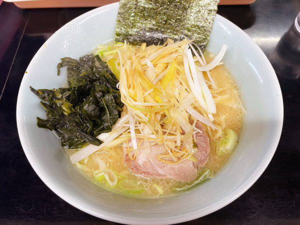 「ネギラーメン　800円」@ラーメンショップ かとちゃん 馬絹店の写真