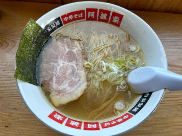 「塩ラーメン(800¥)」@中華そば 栃木阿波家の写真