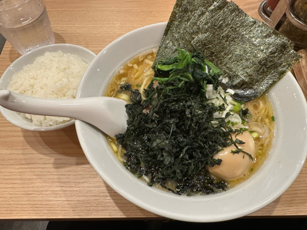 「モンタ麺(並)+岩のり」@ラーメンモンタナ 秋葉原店の写真