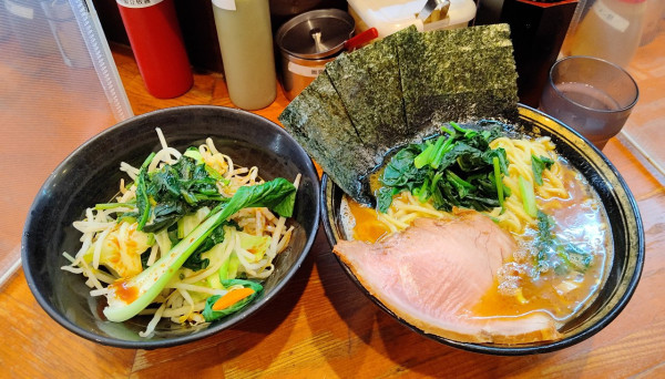 「大盛ラーメン　野菜畑」@末廣家の写真