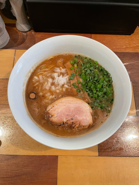 「らーめん(900円)」@らーめん 佳の写真