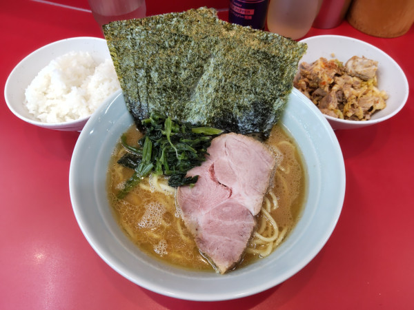 「ラーメン＋のり、ネギチャー50円」@横浜ラーメン 武蔵家 大井町店の写真